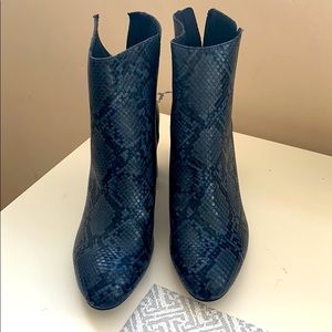 New oldnavy boots size 8!